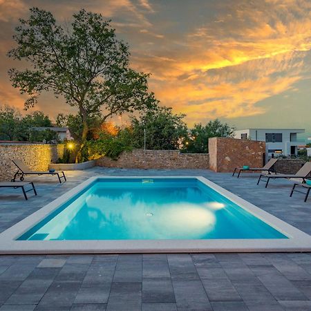 Apartments Cesare With Shared Pool Ližnjan Dış mekan fotoğraf