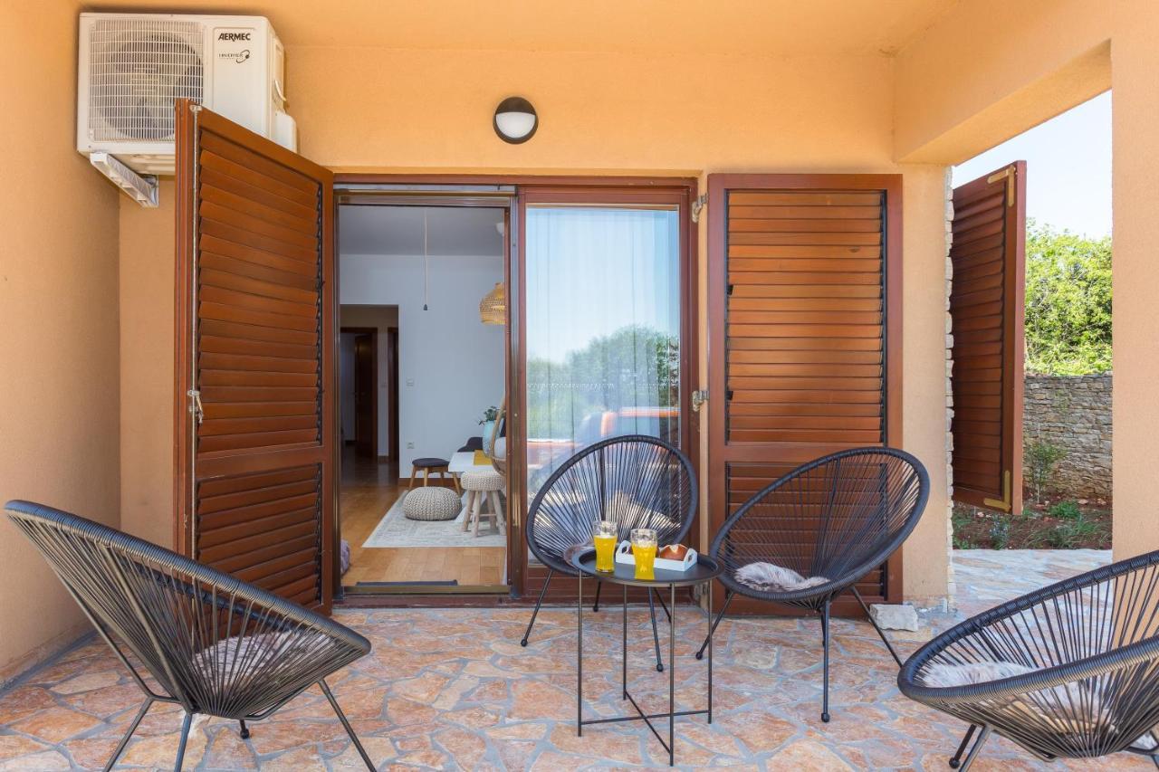 Apartments Cesare With Shared Pool Ližnjan Dış mekan fotoğraf