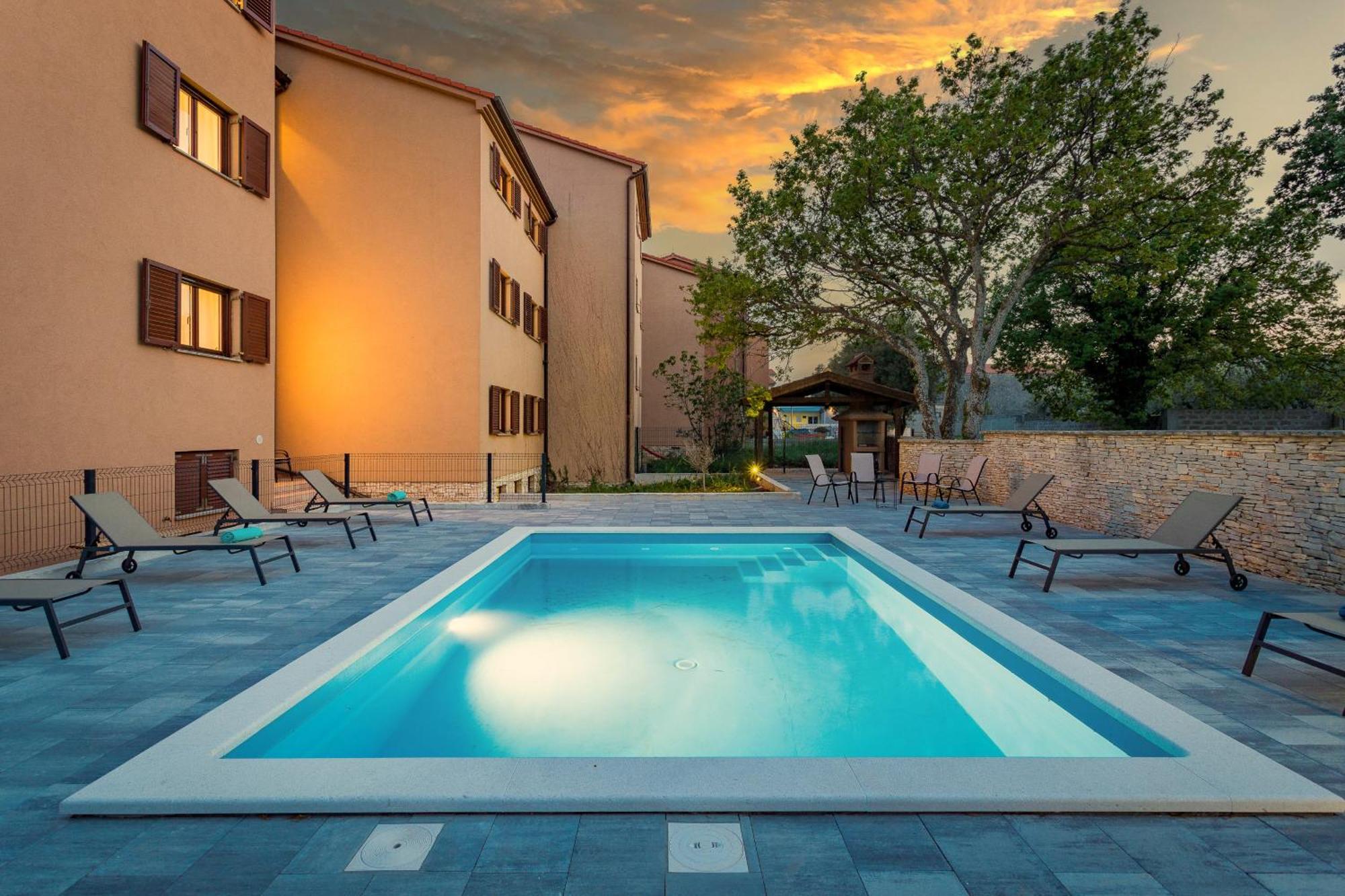Apartments Cesare With Shared Pool Ližnjan Dış mekan fotoğraf
